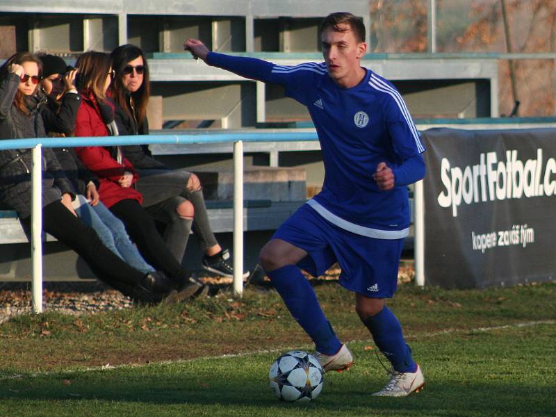 I. A třída, 15. kolo: Sokol Záryby (v modrém) - Jawa Divišov (3:7).