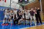Futsalisté Olympiku Mělník po vítězném utkání v Brně proti Helasu