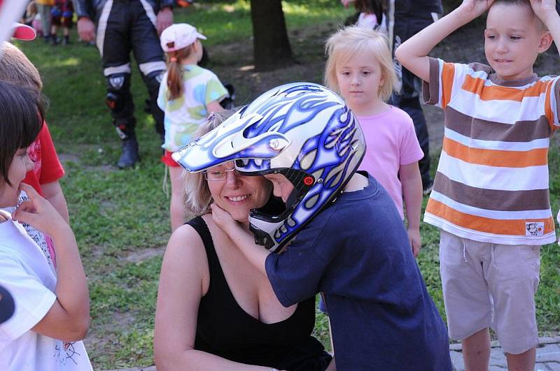 Z dětí ve školce Motýlek se stali motorkáři