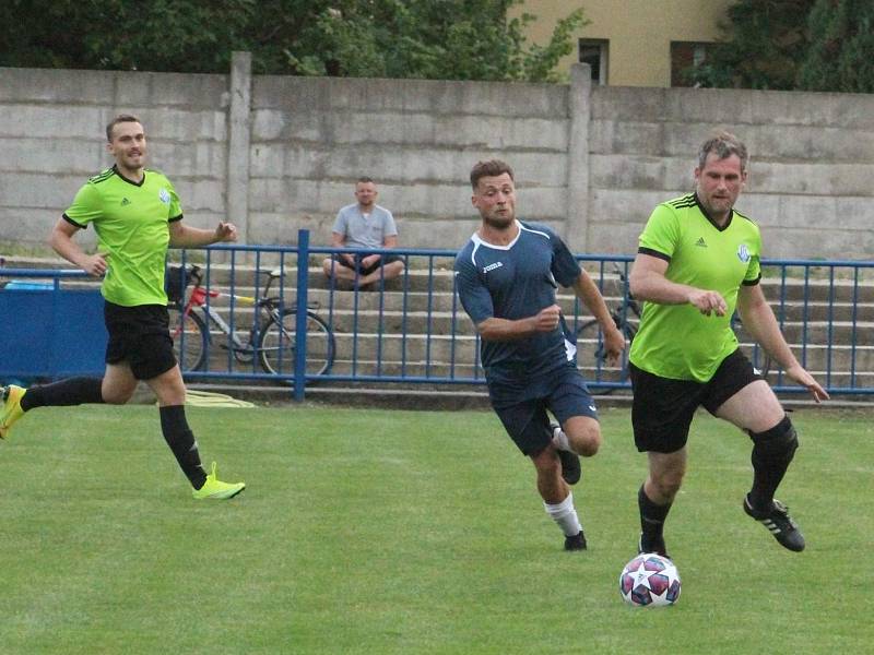 AGRO CS Pohár SKFS, 1. kolo: Kralupy 1901 (v modrém) - Dynamo Nelahozeves (2:1)