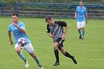 Fotbalisté Kralup (v modrém) porazili na domácím hřišti v rámci pátého kola I. B třídy Kosmonosy B 1:0. Jedinou branku vstřelil po změně stran Matěj Řenč z pokutového kopu.