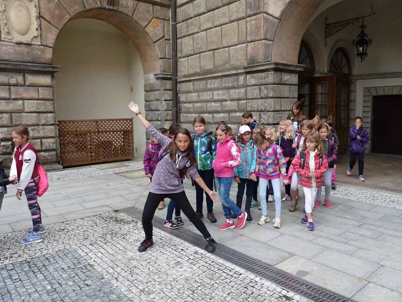 Místní Dům dětí a mládeže pořádá letos stejně jako každoročně několik příměstských táborů. Konec už ohlásil i turnus, který se věnoval především hudbě a pohybu.