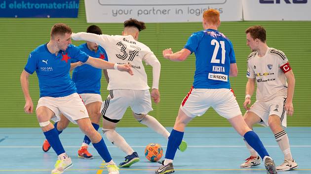 Futsalisté Slavie porazili v úvodním čtvrtfinále Mělník 3:1. Snímek je ze vzájemného souboje těchto týmů v základní části.