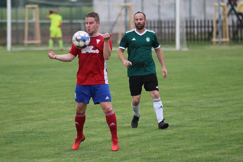 Okresní přebor, 24. kolo: FK Vysoká (červené dresy) - Sokol Čečelice (0:8)