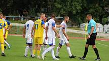 Neratovice (ve žlutém)  ve druhém kole divize B podlehly doma SK Kladno 0:2.