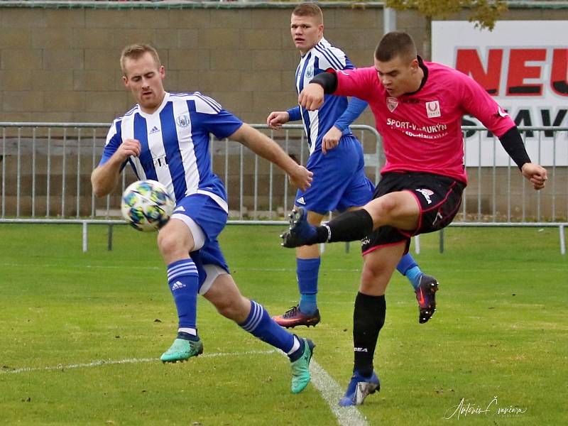 Divize, 14. kolo: Sokol Libiš (v modrém) - Horky nad Jizerou (1:2).