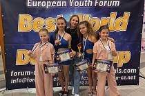 Tanečnice pod vedením Barbory Purnochové bodovaly na semifinále mezinárodní soutěže Best World Dance Group.