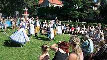 Folklorní festival na koupališti ve Mšeně.