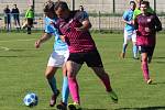 Fotbalisté FK Kralupy 1901 (v modrém) porazili v pátém kole I. B třídy Byšice 2:1.