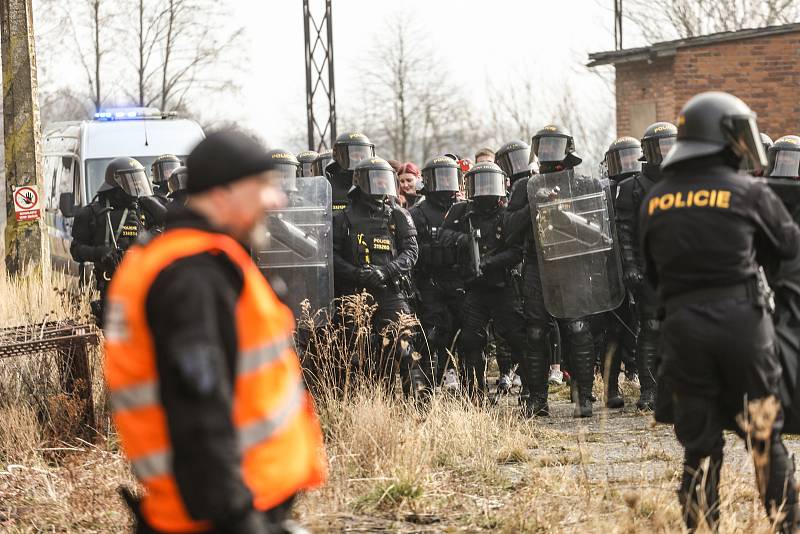 Taktické policejní cvičení v areálu Spolany Neratovice ve čtvrtek 17. března 2022.