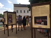 Výstava Pověsti Mělnicka a Podbezdězí je k vidění na náměstí ve Mšeně.