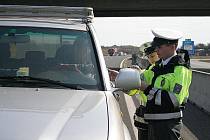Dálnici D8 kontrolovali dálniční policisté z Nové Vsi.