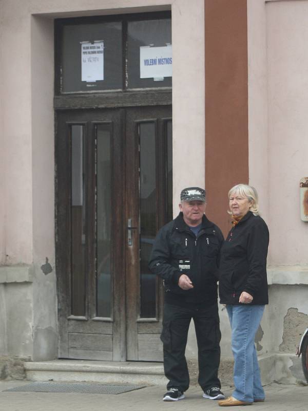 Ve dvoutisícovém městysu Všetaty-Přívory občané volí ve dvou okrscích.