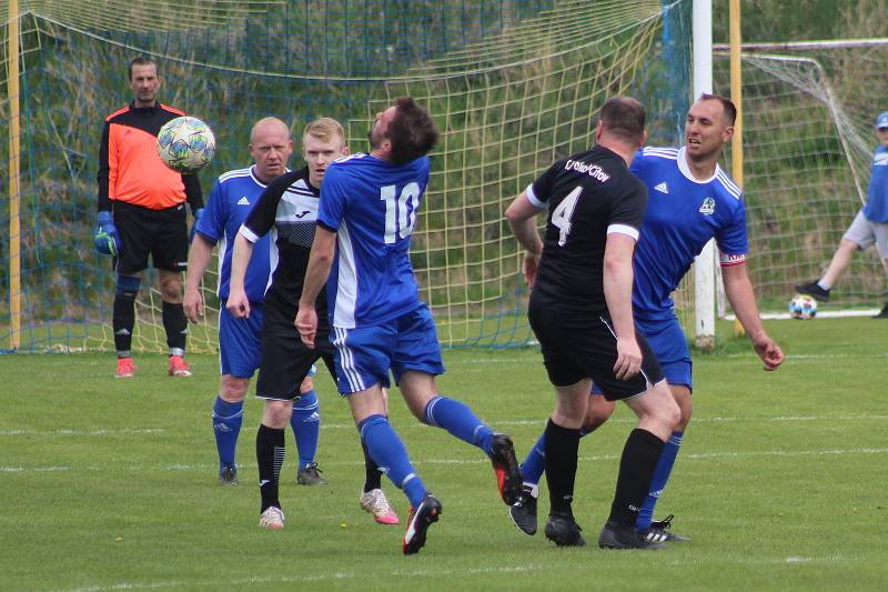 III. třída: Sokol Ovčáry (v modrém) - Sokol Cítov (6:1)