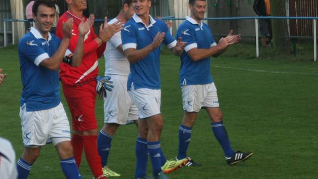 I. A třída: Záryby (v modrém) - Kosmonosy (3:1).