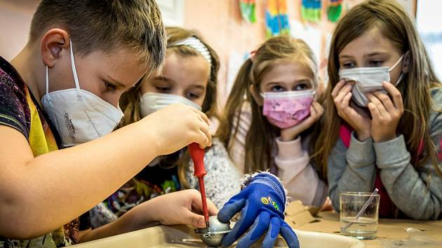 Do projektu Plastík se zapojili žáci 26 základních škol ve středních Čechách a na Ústecku.