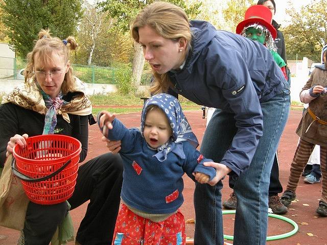 HOP. Hod na cíl šiškou i další soutěže zvládali nejmenší soutěžící stejně dobře jako školáci. 