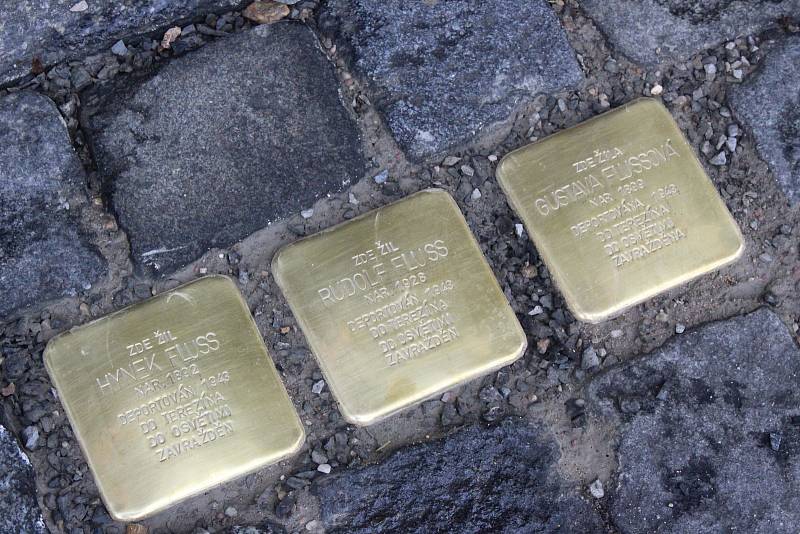 Kameny zmizelých byly položeny v Mělníku.