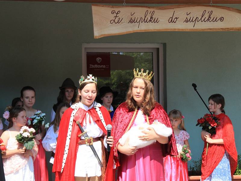 Kralupská charita otevřela second hand Šuplík.