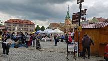 Sobotní trhy na náměstí Míru v Mělníku.