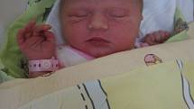 Věra Adlová se rodičům Ivetě a Janovi z Prahy narodila v mělnické porodnici 1. září 2013, vážila 3,81 kg a měřila 53 cm.