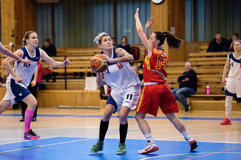 Basketbal: Kralupy - Sparta.