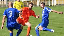 Nelahozeves v derby porazila Vojkovice, tři body Dynamu vystřelil Kobera.