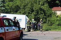 Dopravní nehoda komplikovala dopravu na silnici 101 u Veltrus.