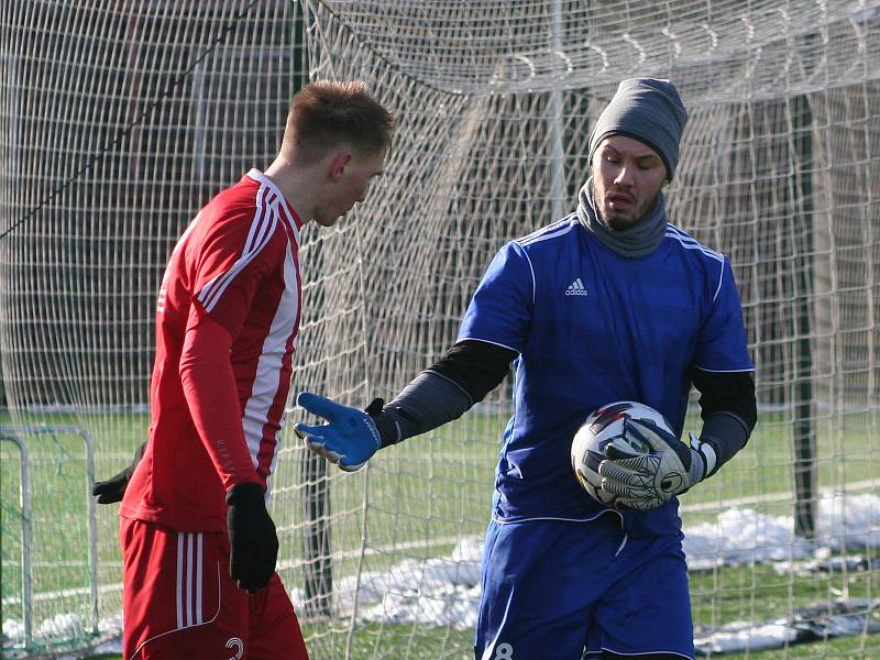 Zimní turnaj v Brandýse: SK Zápy (červenobílé dresy) - Admira Praha