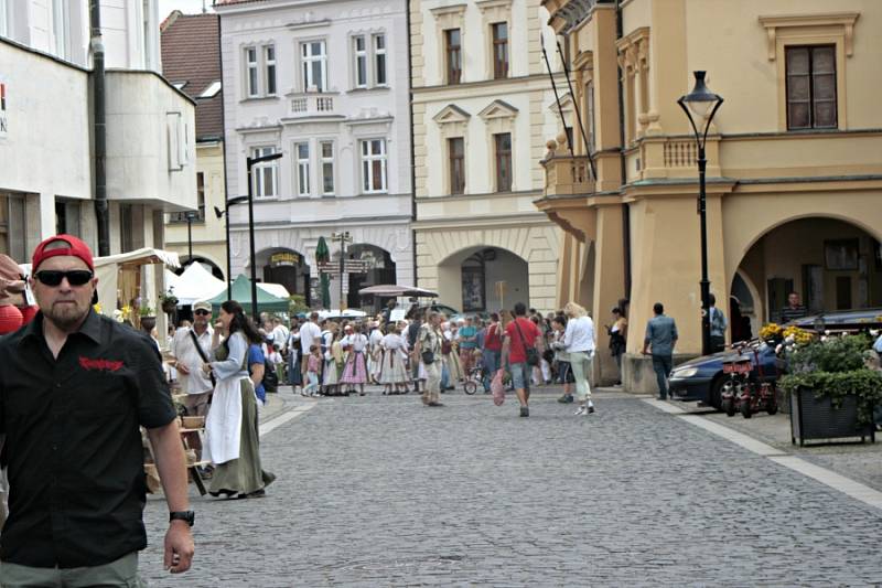 Mělník ožil letos již po jedenadvacáté folklórním festivalem Mělnický Vrkoč, který každý rok nabízí pestrou škálu lidových tradic z různých koutů republiky.