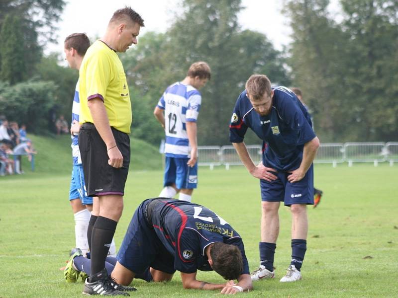 Sokol Libiš - FK Neratovice/Byškovice (v tmavém); 6. kolo divize B; 13. září 2014