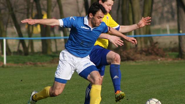 I. A třída: Záryby (v modrém) - Pšovka Mělník (2:1 np).