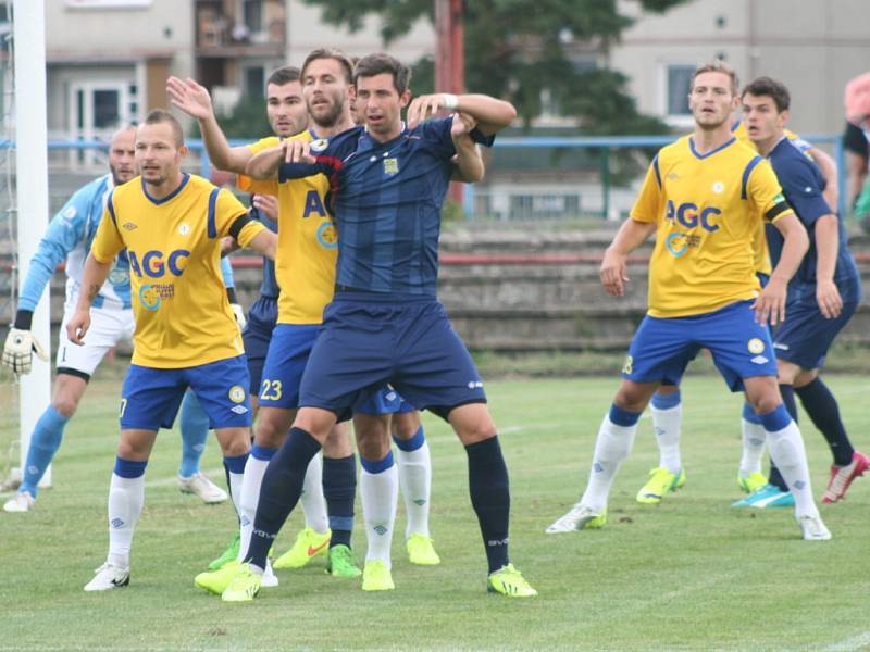 FK Neratovice/Byškovice (v modrém) - FK Teplice, 2. kolo Poháru České pošty, 12. srpna 2014