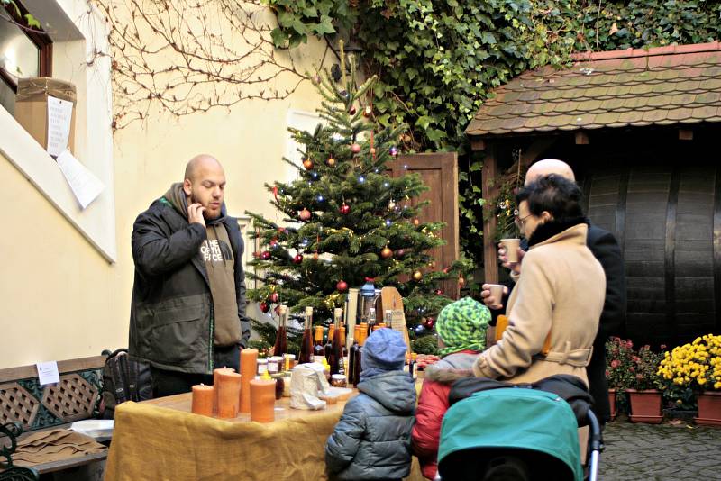 Z vítání adventu na mělnickém náměstí a v regionálním muzeu.