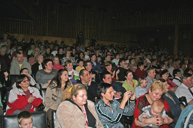 Vánoční akademie 2008 v Lužci nad Vltavou.