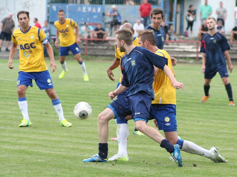 FK Neratovice/Byškovice (v modrém) - FK Teplice, 2. kolo Poháru České pošty, 12. srpna 2014