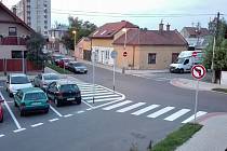Podle Vladimíra Brtníka referenta odboru dopravy kralupské radnice je důvodem zjednosměrnění ulic zlegalizování parkování v této lokalitě.