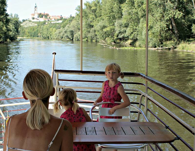 Výletní loď Fidelio brázdí Labe na Mělníku od května do konce září, a to od čtvrtka do neděle. Vyhlídkové plavby poskytují zájemcům nevšední zážitek.