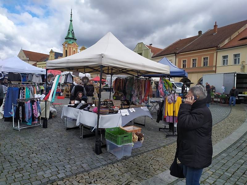 Na náměstí Míru v Mělníku se poslední březnovou sobotu konaly druhé trhy letošní sezony.