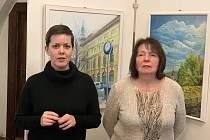 Výstava obrazů mladoboleslavských malířek Květuše Burešové a Zuzany Muzikant Jeřábkové je k vidění v malém sále Regionálního muzea Mělník.