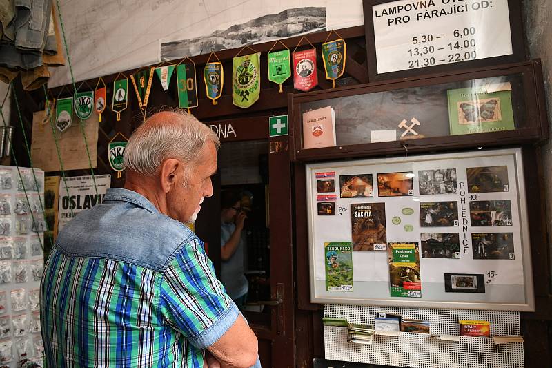 Z prohlídky důlní expozice v Chrustenické šachtě u Loděnice s koncertem dámského kvarteta Napříč.