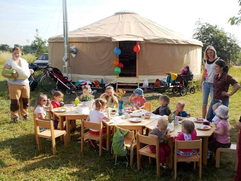 Lesní školka Dubínek v Lobkovicích u Neratovic.