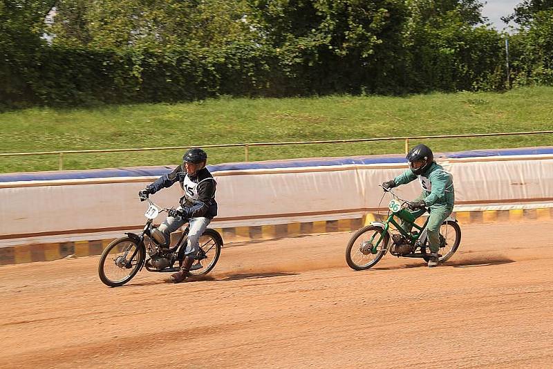 VII. MS mopedů Stadion na ploché dráze ve Mšeně