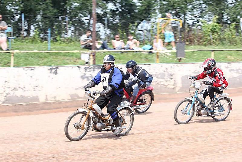 VII. MS mopedů Stadion na ploché dráze ve Mšeně