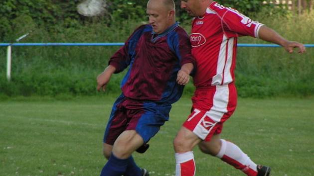 Z utkání 24. kola IV. třídy Všetaty B - Beck Mělník (2:9).