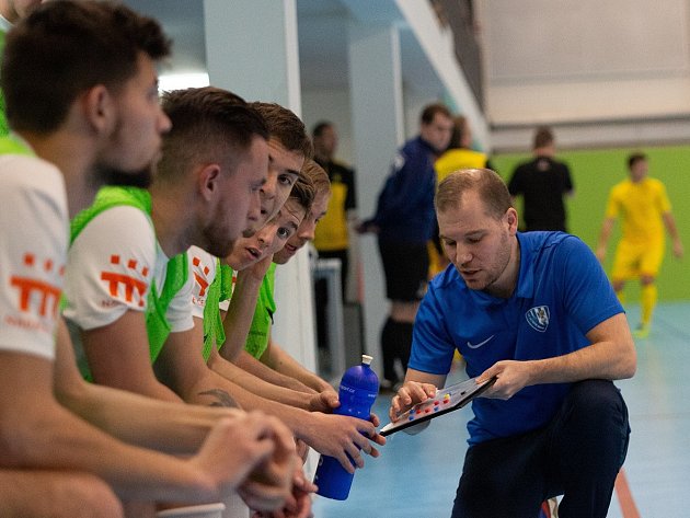 Varta liga: Olympik Mělník - Nejzbach Vysoké Mýto (5:3).