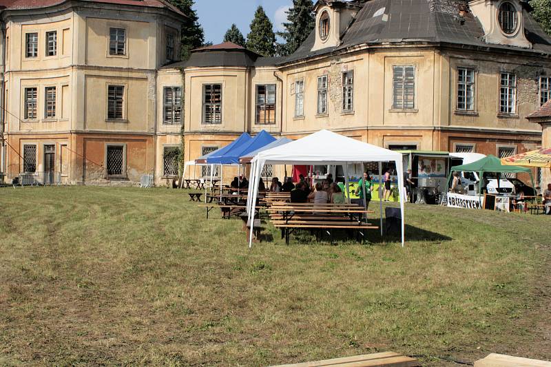 Festival otevřel brány zámku Hořín.