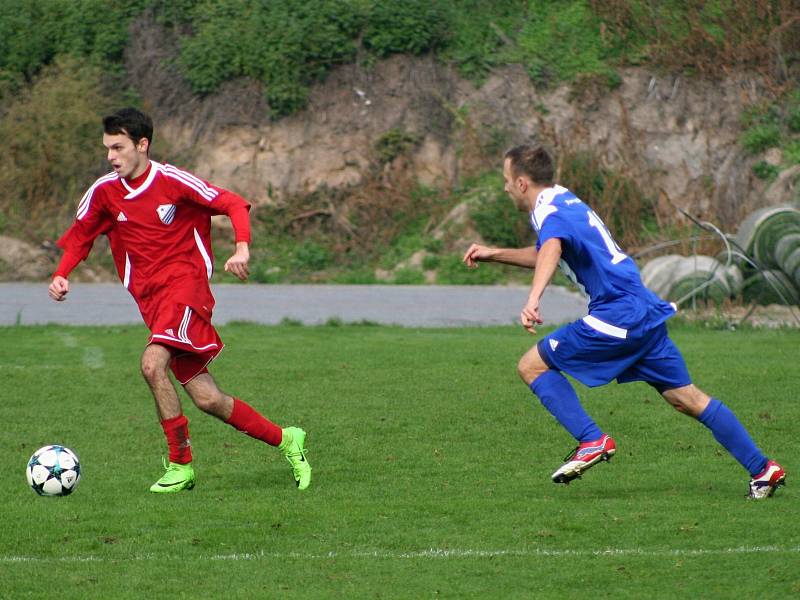 Kly na domácí půdě  porazily Sázavu 3:1.