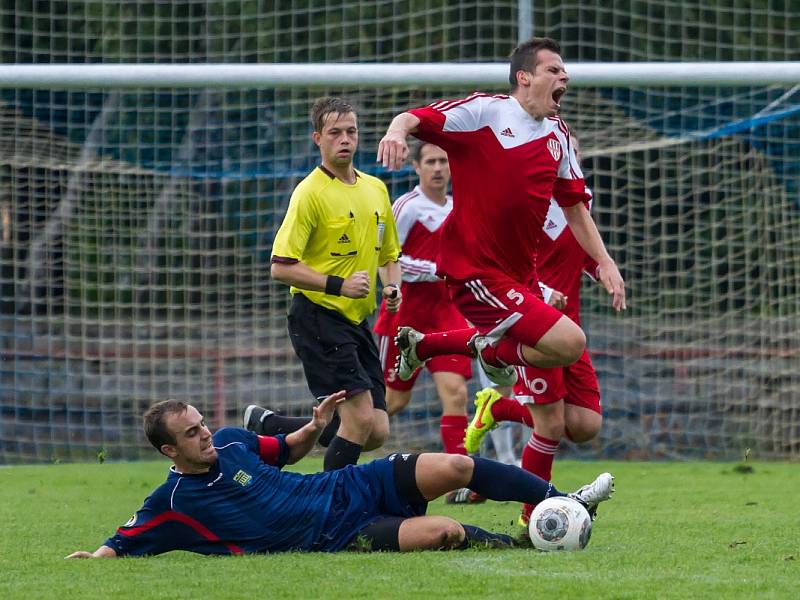 FK Neratovice/Byškovice - Sokol Brozany (v červeném); 4. kolo divize B; 31. srpna 2014