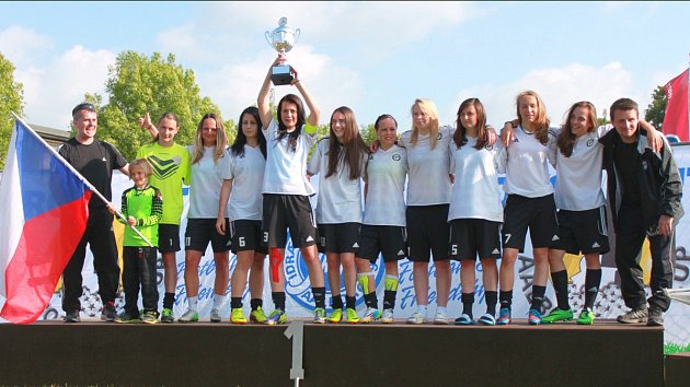 Juniorské fotbalistky FC Mělník v loňském roce vyhrály turnaj v Dánsku.